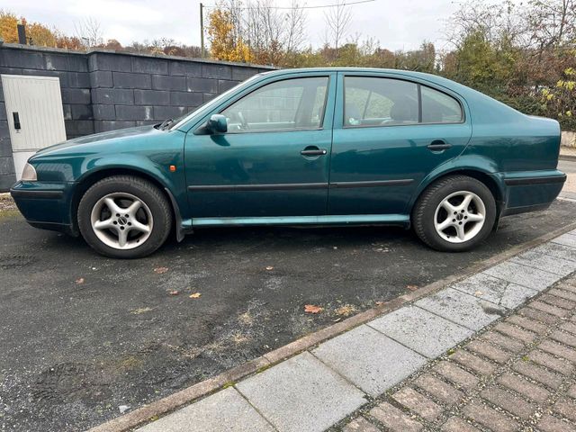 Skoda Octavia 1.8 AHK TÜV 10 /25