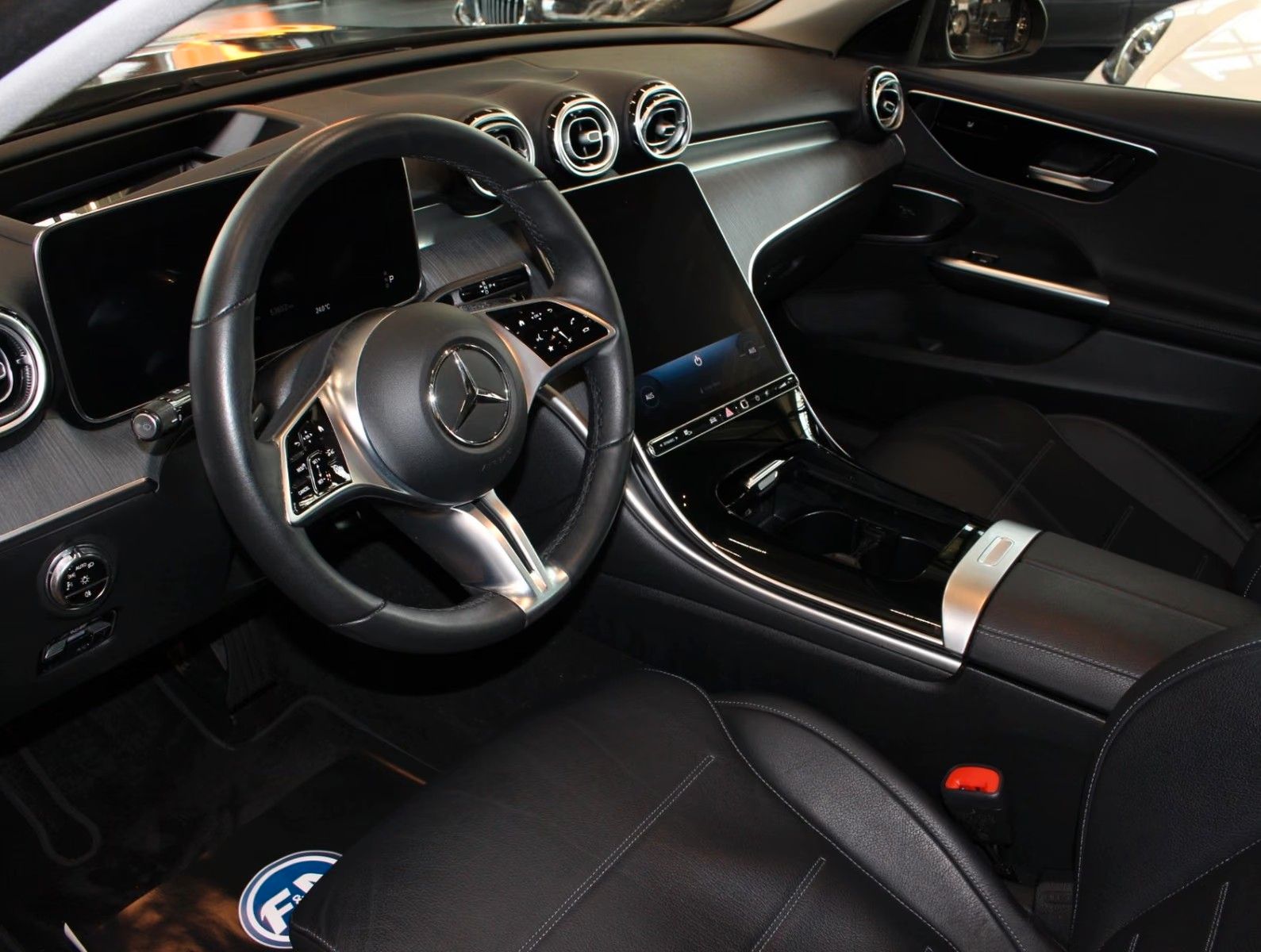 Fahrzeugabbildung Mercedes-Benz C 220 d Avantgarde HUD+Kamera+1.Hand