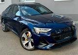 Audi e-tron Sportback 55 quattro S line - mit Elektro-Antrieb: Blau, Geländewagen
