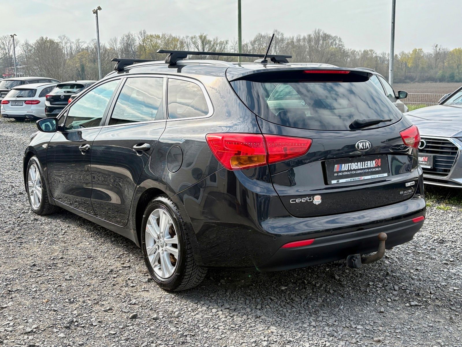 Fahrzeugabbildung Kia cee'd Sportswagon 1.6 CRDi Navi AHK Kamera 2.HD