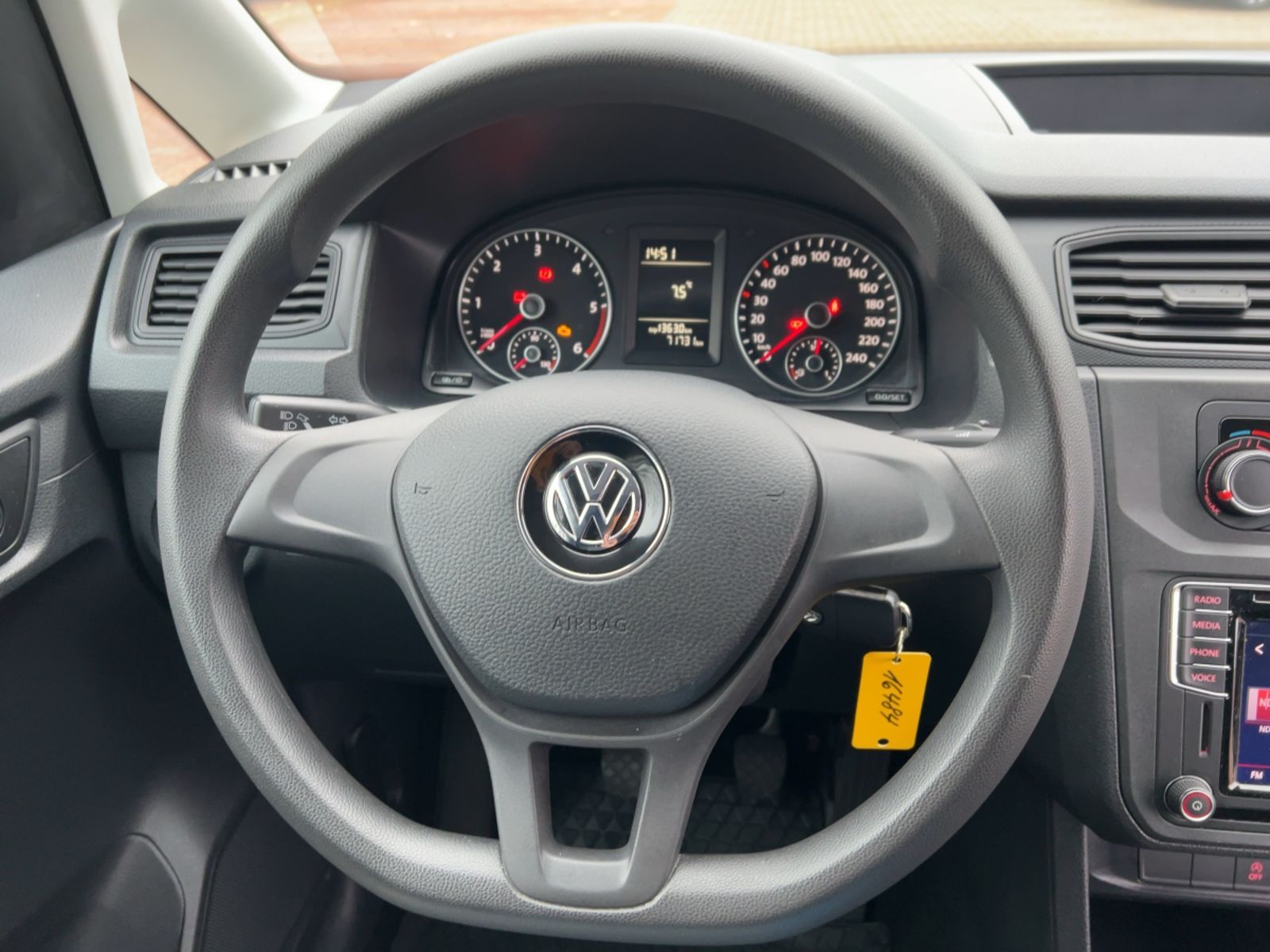 Fahrzeugabbildung Volkswagen Caddy Maxi 2.0 TDI EcoProfi Klima Comp.Media Tag