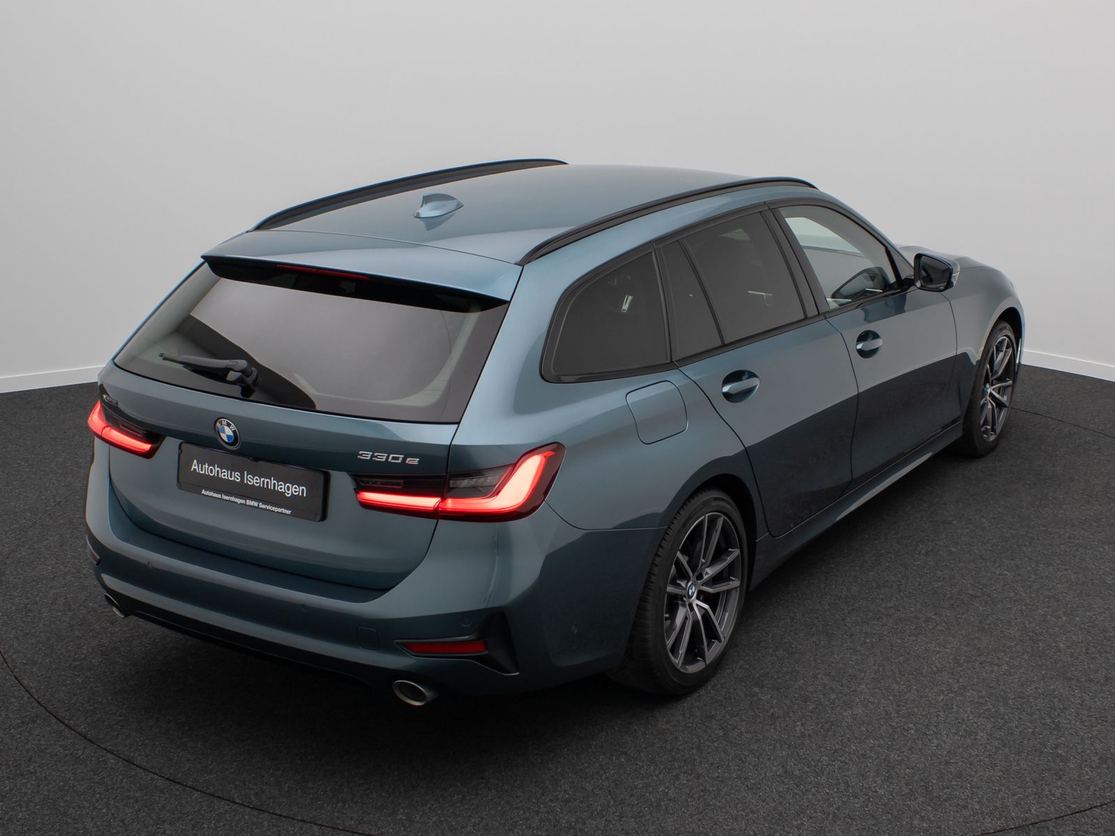 Fahrzeugabbildung BMW 330e xD SportLine Kamera DAB HiFi Stop&Go Komfor