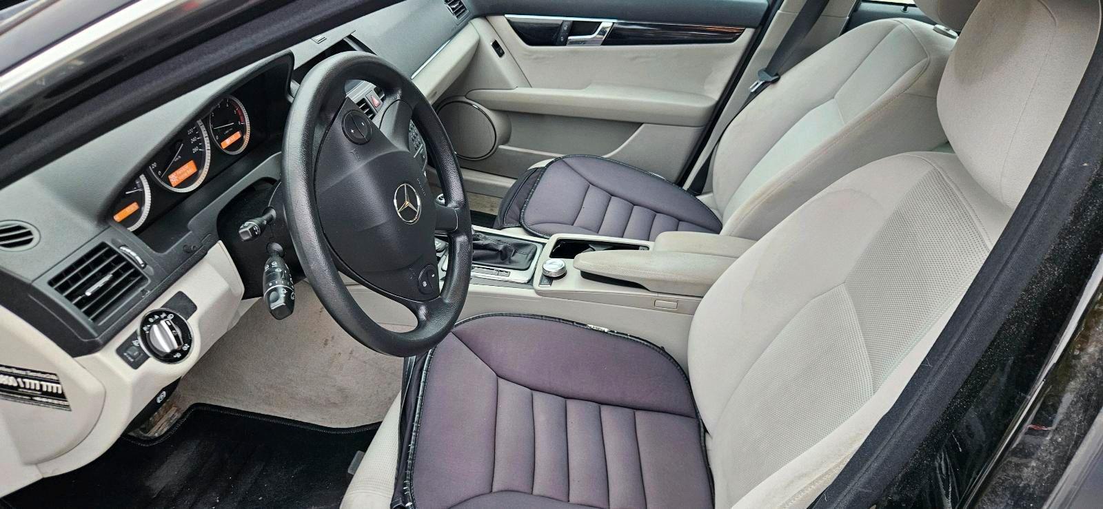 Mercedes-Benz C220 2010 — photo 8
