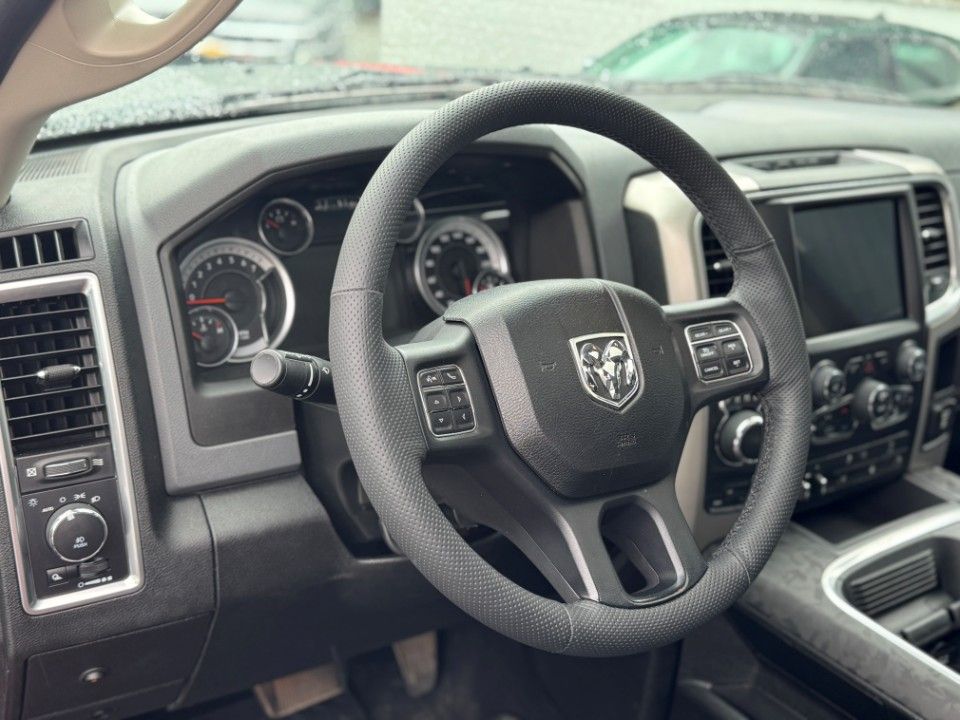 Fahrzeugabbildung Dodge RAM 5.7 Fahrwerk 2,11m hoch 22" Schiebed. Leder