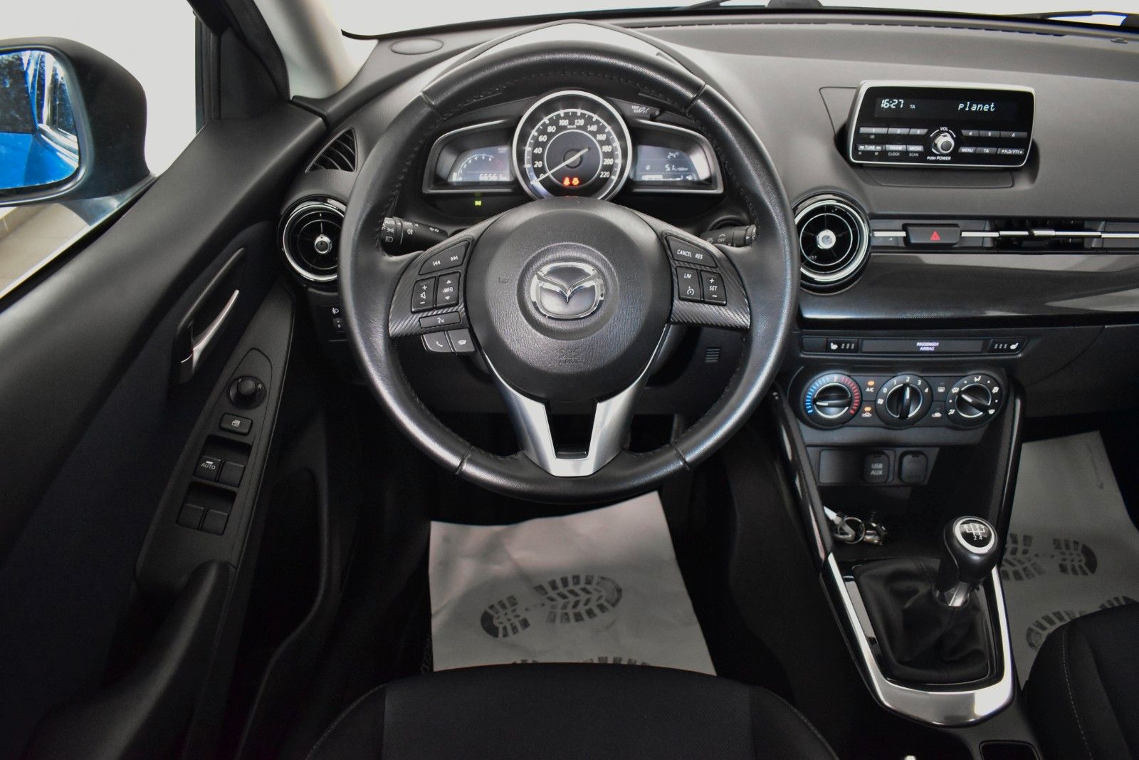 Fahrzeugabbildung Mazda 2 Lim. Center-Line SH,PDC,Klima,8-fach bereift