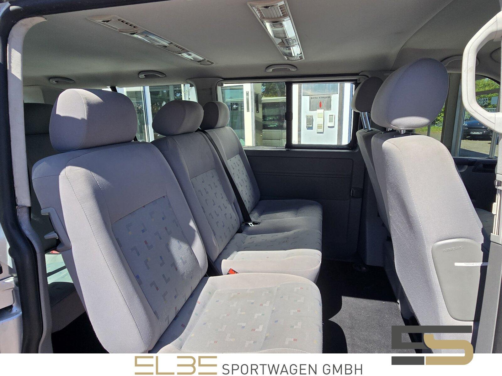 Volkswagen T5 Caravelle 3.2 V6 | 235 ch | BVA | 8 places | Chauffage auxiliaire | Climatisation Climatronic | Porte coulissante électrique | GPS