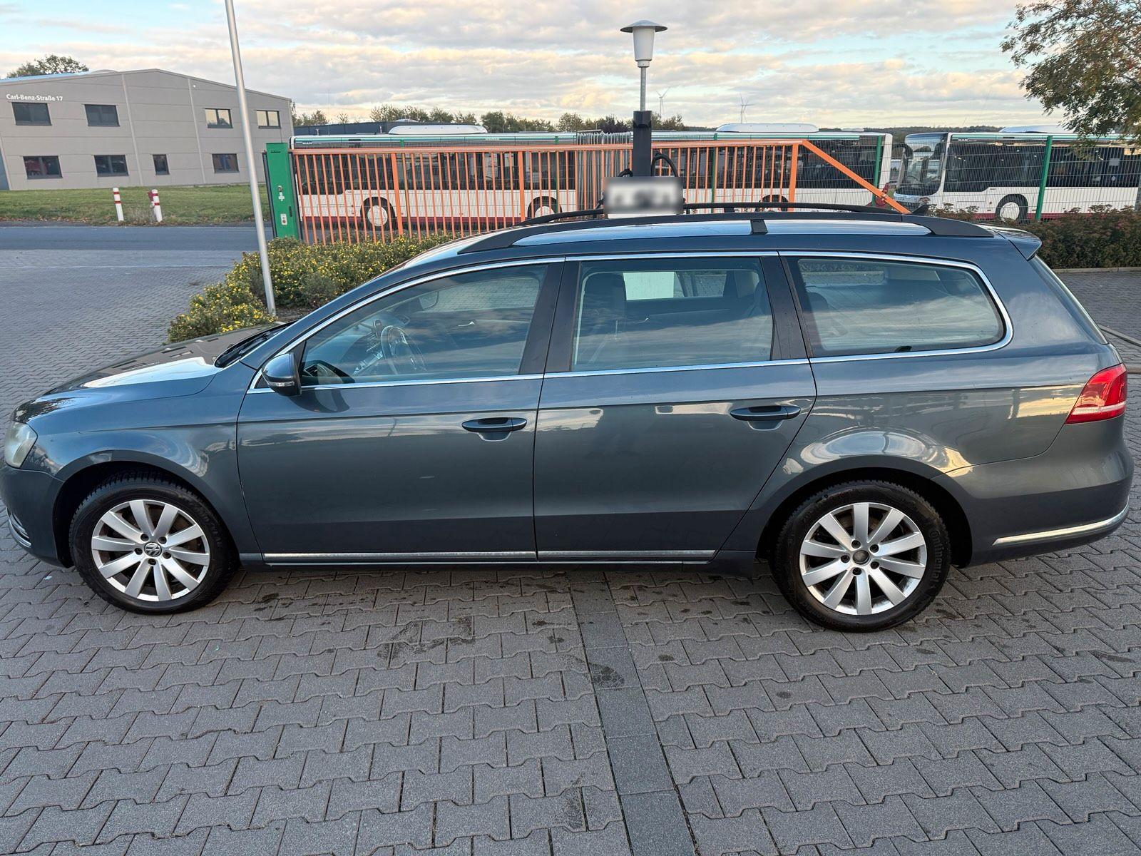 Volkswagen Passat 2011 — engine 105 HP (77kW)