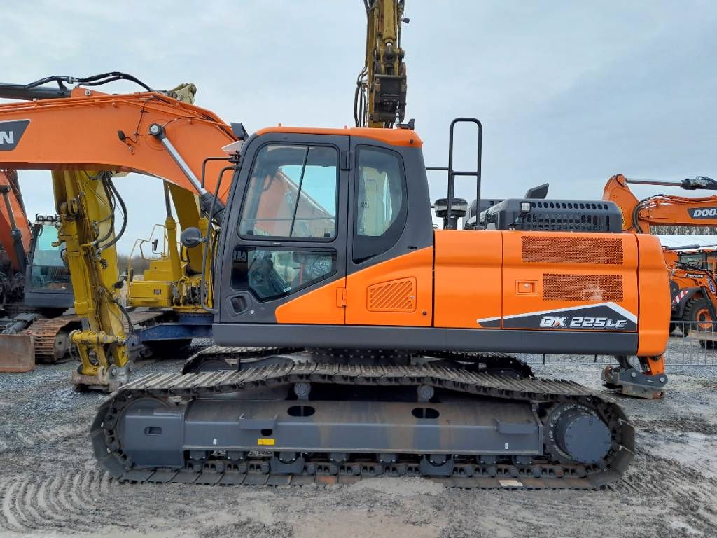 Fahrzeugabbildung Andere Develon DX 225 LC-7