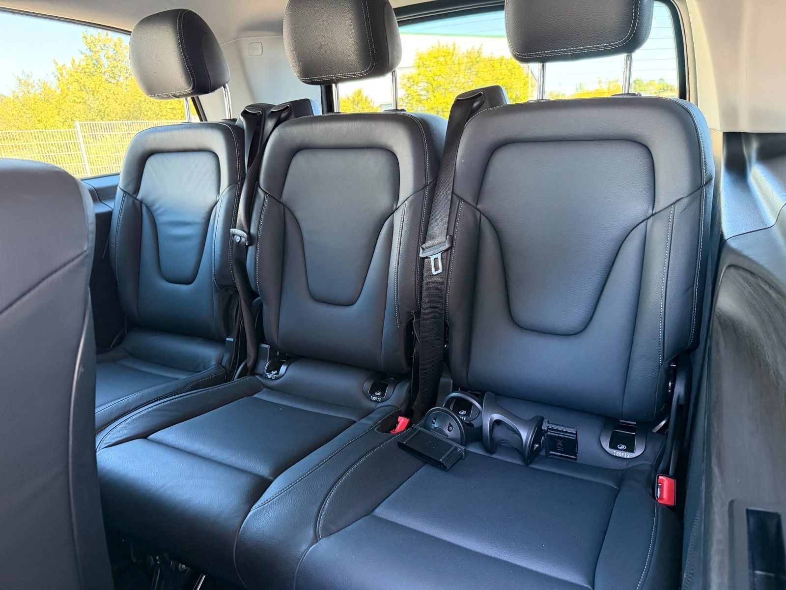 Fahrzeugabbildung Mercedes-Benz V 300 d AVA Extral DISTRONIC Standheiz el Türen