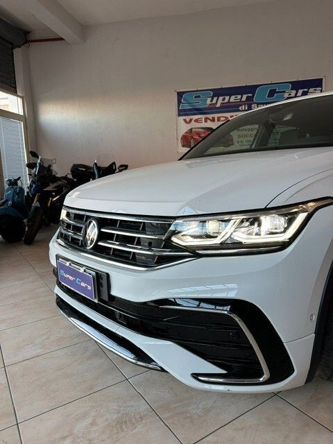 Volkswagen Tiguan 2.0 TDI 150 CV SCR DSG R-Line imagem 3