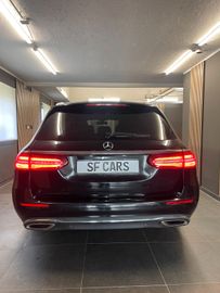 Mercedes E 200 - 6