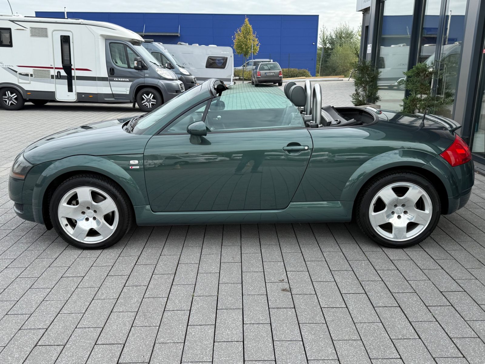 Fahrzeugabbildung Audi TT Roadster 1.8T quattro S-Line CABRIO LEDER SHZ