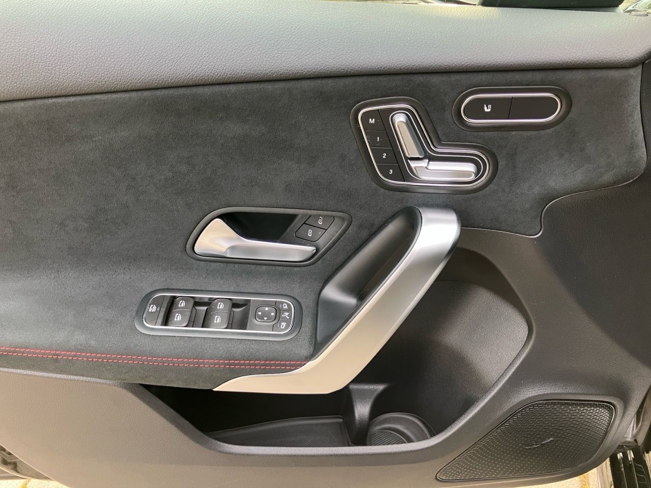 Fahrzeugabbildung Mercedes-Benz AMG A 45 S 4M+ AEROD+NIGHT+MEMO+360+MULTIB+TOTW
