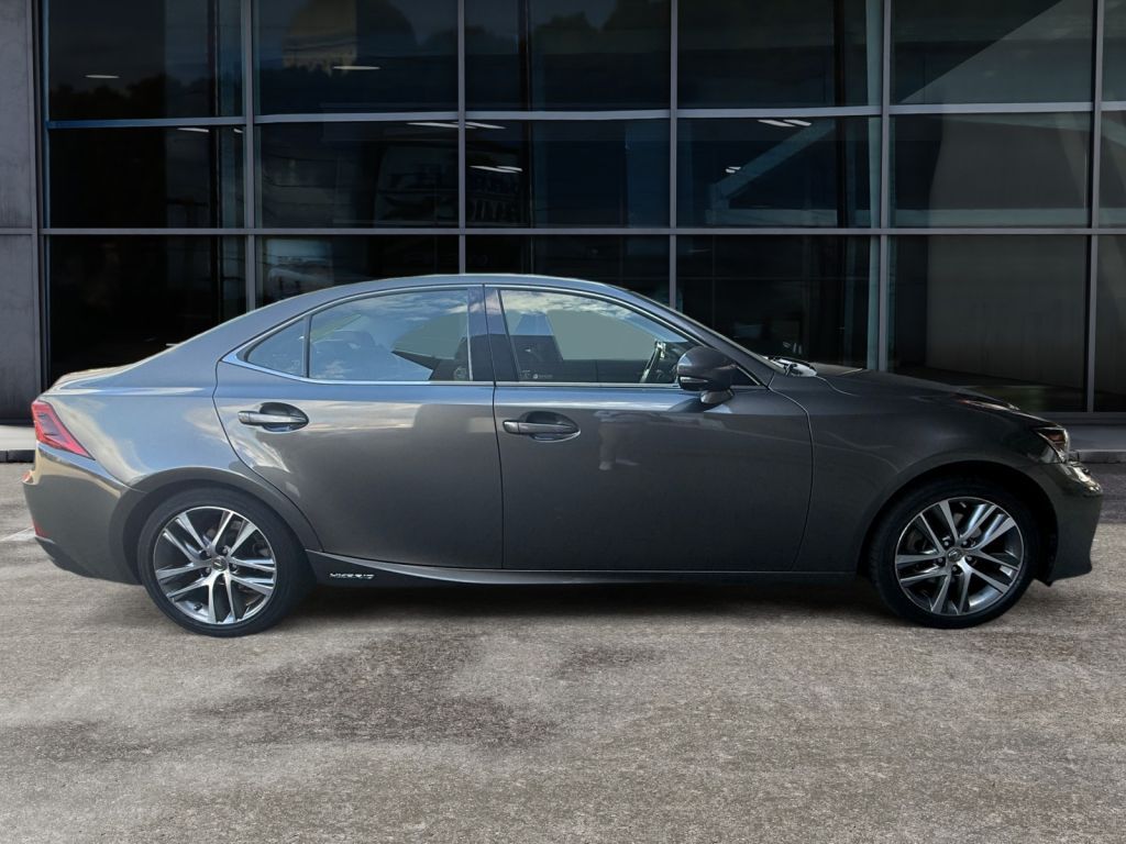 Fahrzeugabbildung Lexus IS 300h Executive Line