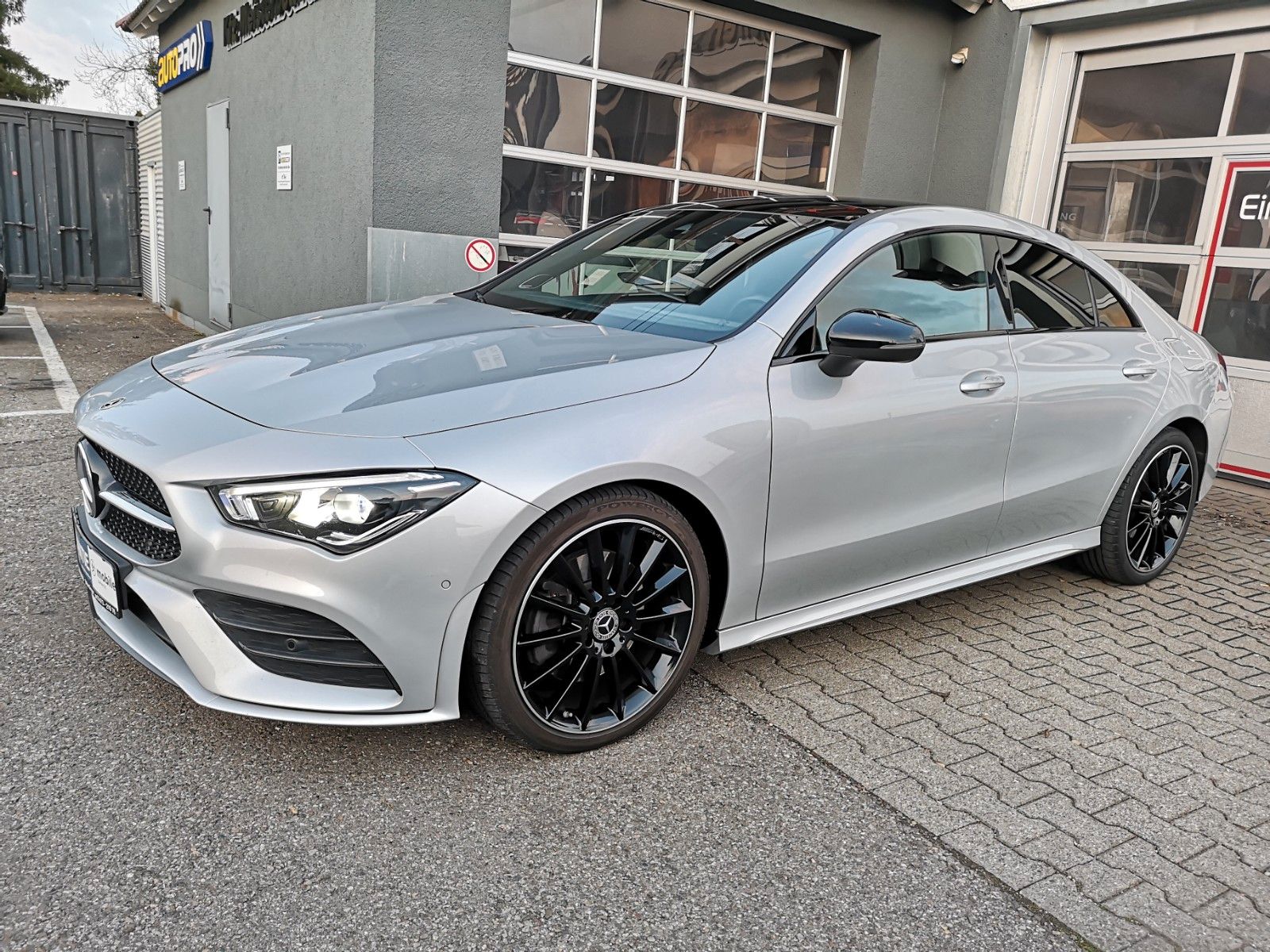 MERCEDES-BENZ CLA 250 AMG-Line *PANO KAM LED BURM SERVICE NEU*