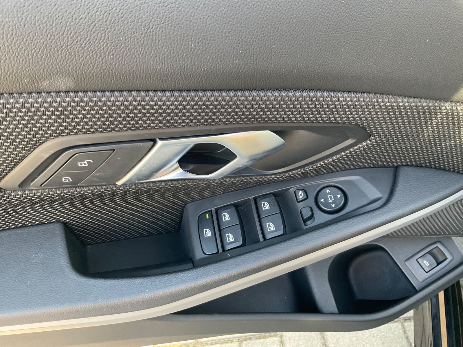 Fahrzeugabbildung BMW 318d Touring,AHK,Carplay,Sitzheizung,Isofix