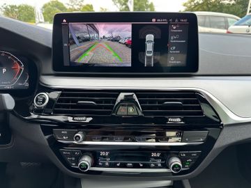 Fahrzeugabbildung BMW 520 i Limousine M Lenkrad Leder LED GSD 18"