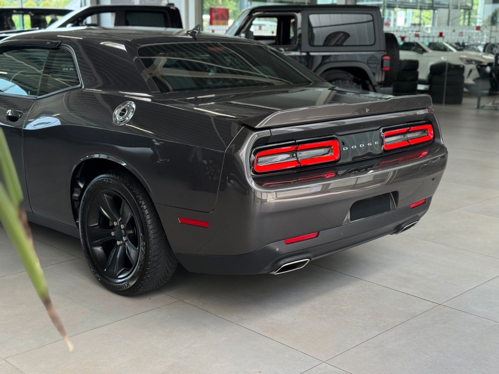 Fahrzeugabbildung Dodge Challenger SXT 3.6 V6 Navi Alpine CarPlay LPG