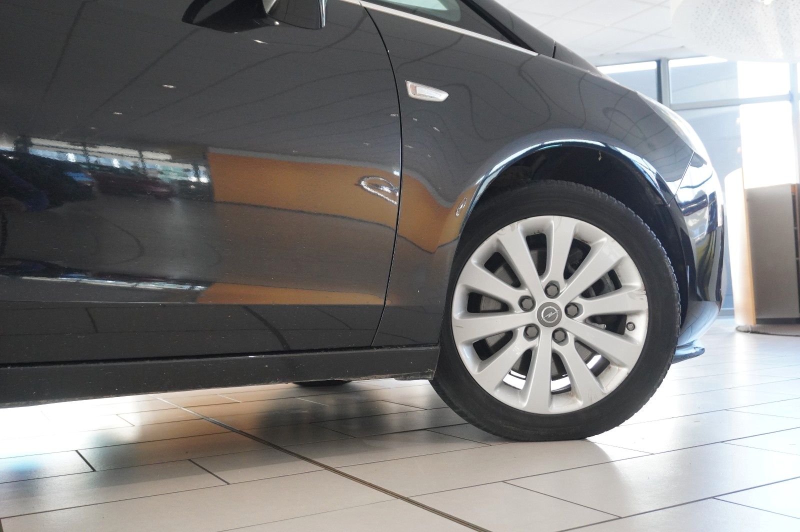 Fahrzeugabbildung Opel Zafira C Tourer 1.6 INNOVATION NAVI/BI-XENON/AHK