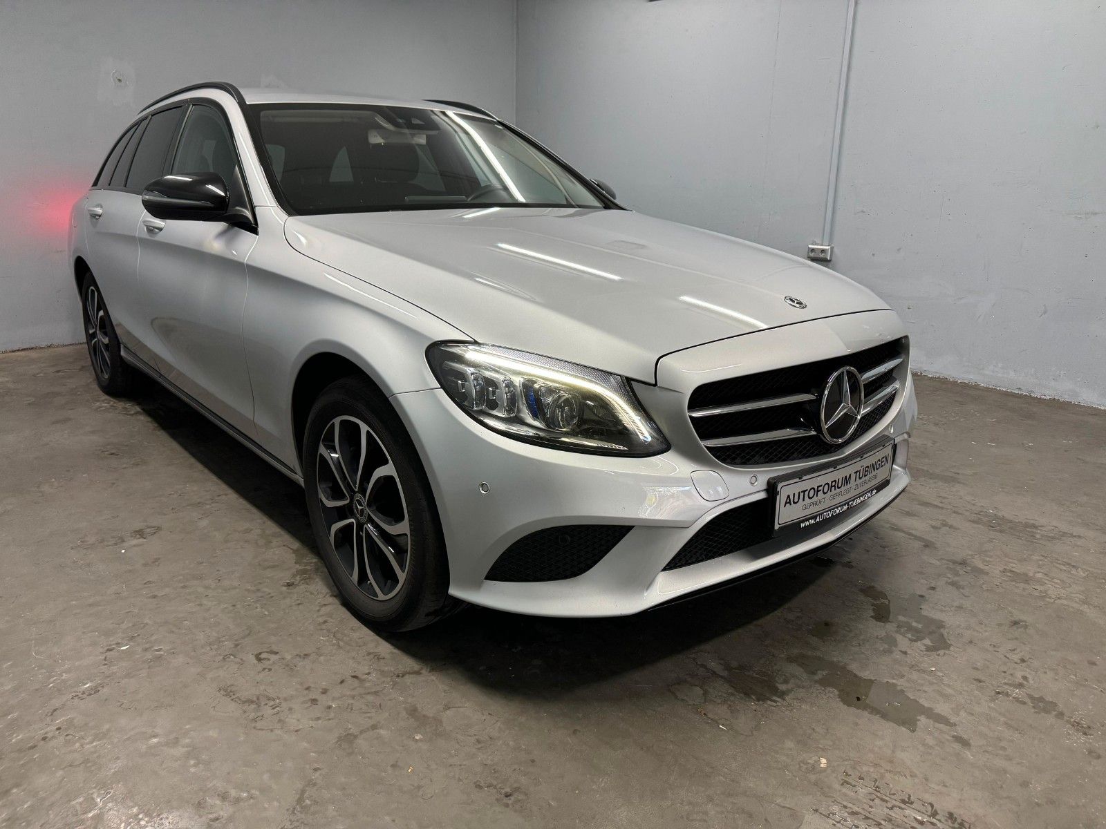 Fahrzeugabbildung Mercedes-Benz C 220 d 4MATIC T Autom.*DISTRO*SDH*KAMERA*NAVI*