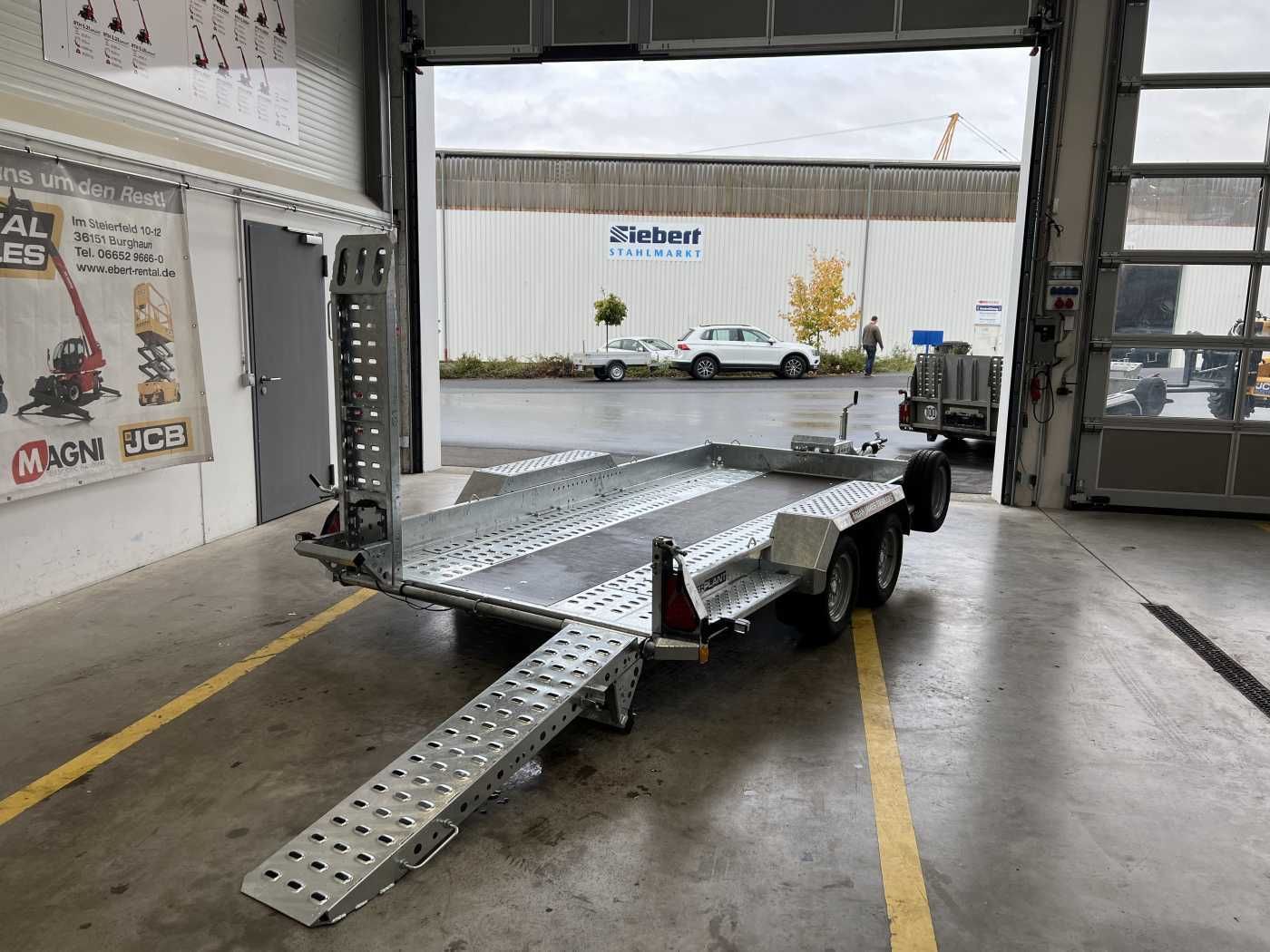 Fahrzeugabbildung Brian James Cargo Digger Plant 2 / Länge 3.700mm / 3.500kg