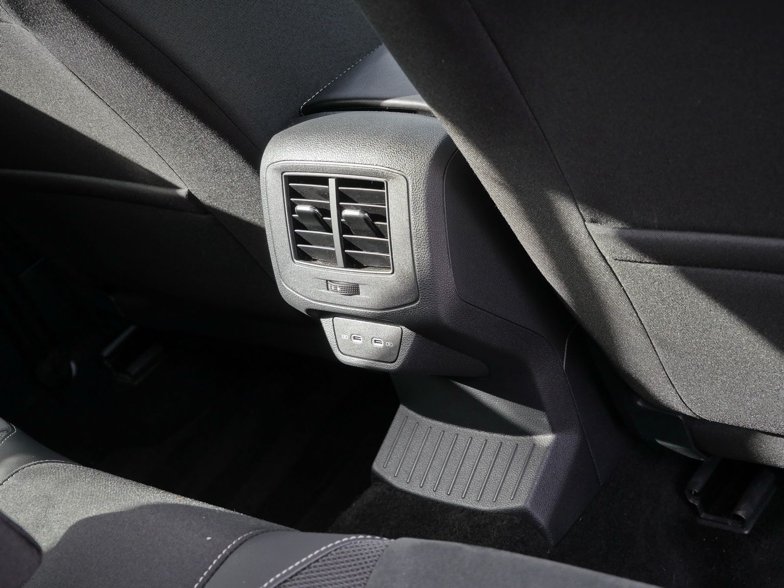 Volkswagen T-Roc - Bild 17