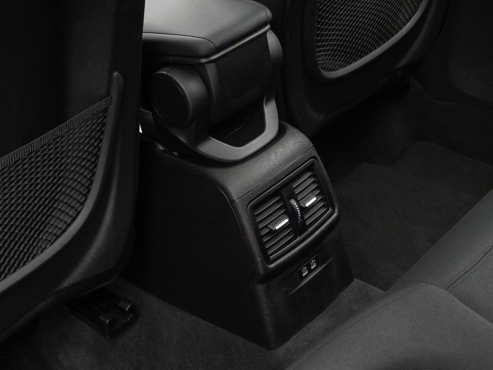 Fahrzeugabbildung BMW X1 sD20i Panorama Navi Lordos DAB HiFi Parkassis