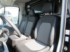 VW Crafter 55 2.0 TDI Kasten MR HD RWD Navi Ahk Rfk VW Crafter 55 2.0 TDI Kasten MR HD RWD Navi Ahk Rfk