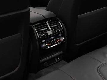 Fahrzeugabbildung BMW 530d Luxury Line Panorama Laser Kamera HUD HiFi
