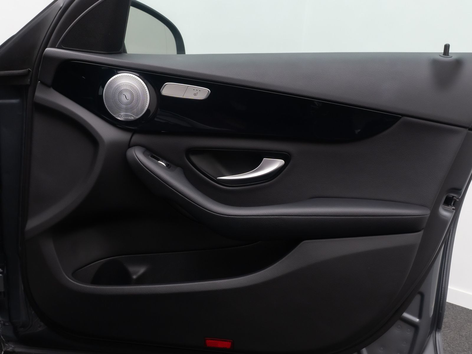 Fahrzeugabbildung Mercedes-Benz C 200 Tempomat LED SoudSys Burmester AHK FahrAs