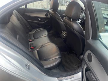 Mercedes E 200 - 11