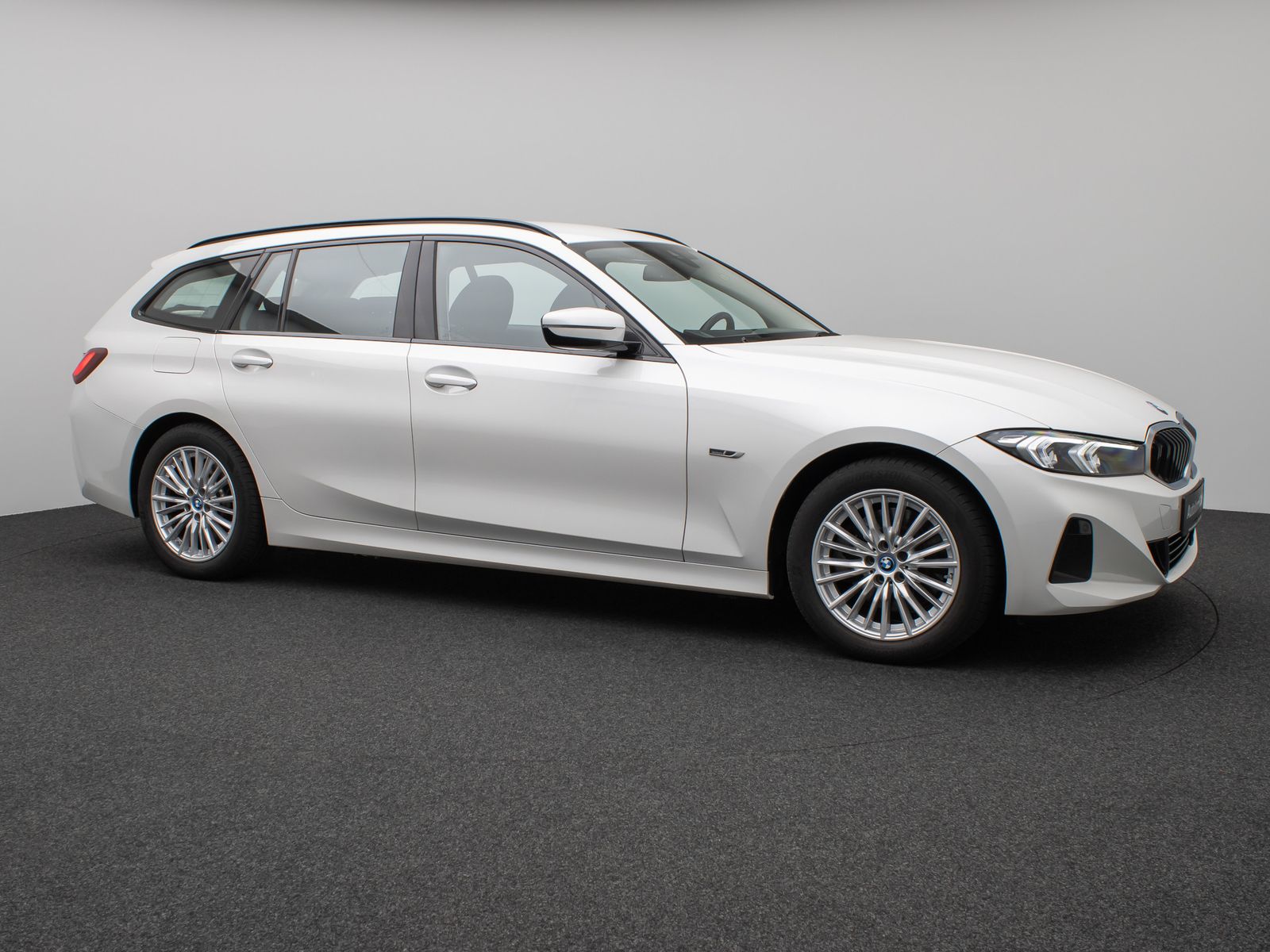 Fahrzeugabbildung BMW 320e DAB CockPitPlus PDC Geschwindigkeitsreg LED
