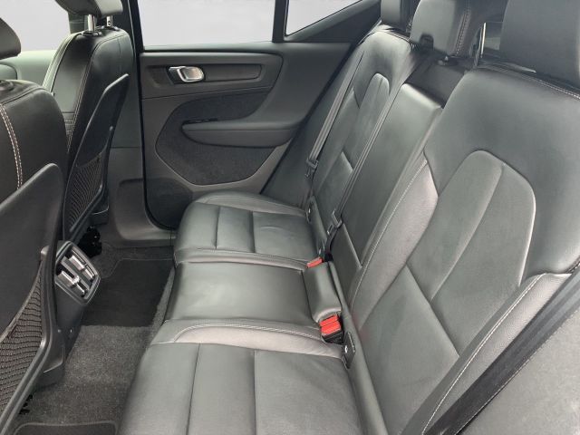 Fahrzeugabbildung Volvo XC40 Momentum Pro AHK Leder LED Kamera Ha-Kardon