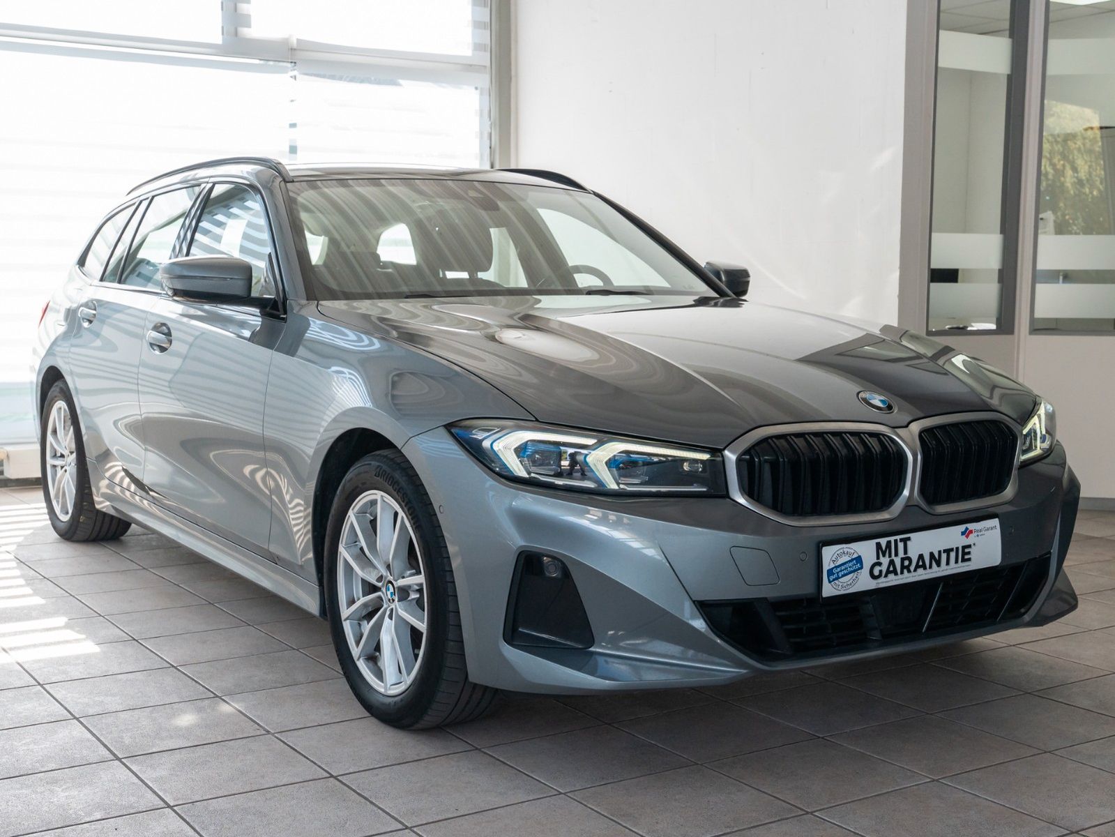BMW 318d HeadUp KAMERA DA Memory Unfallfrei imagem 3