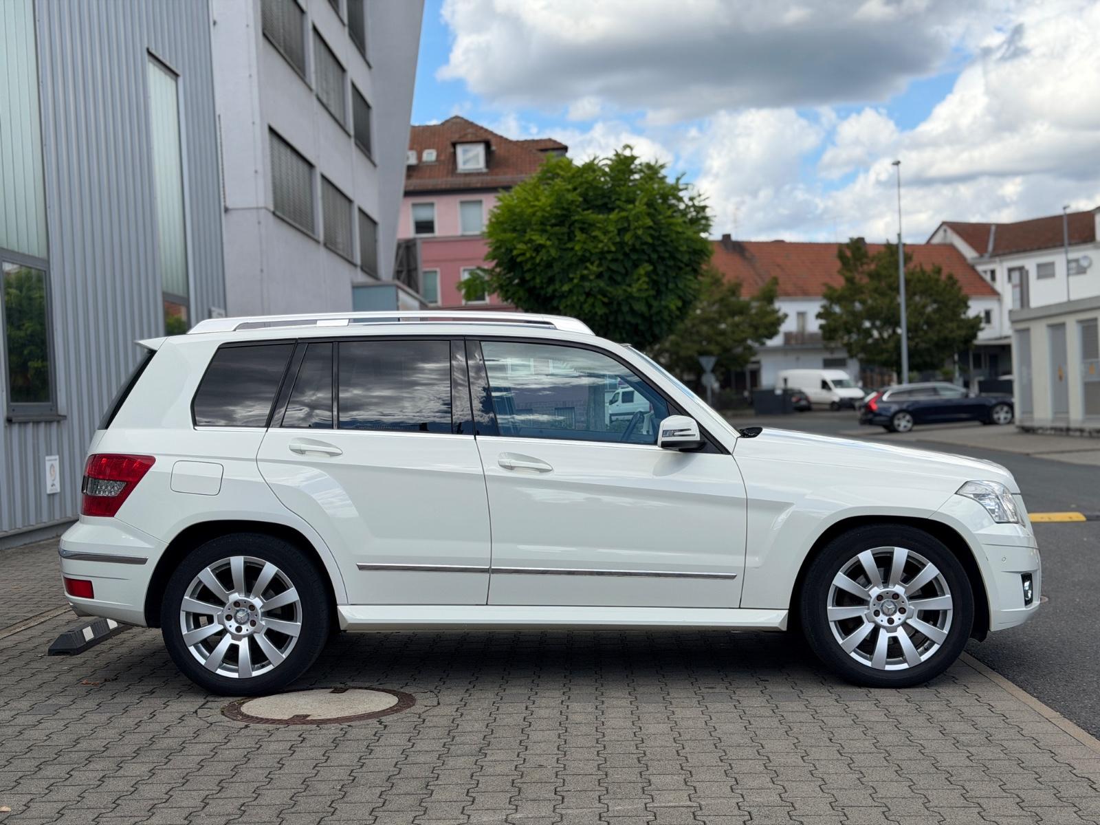 Mercedes-Benz GLK 350 CDI Sport V6 224 ch BVA 4Matic / Toit panoramique / Cuir / Bi-Xénon / Jantes 20"