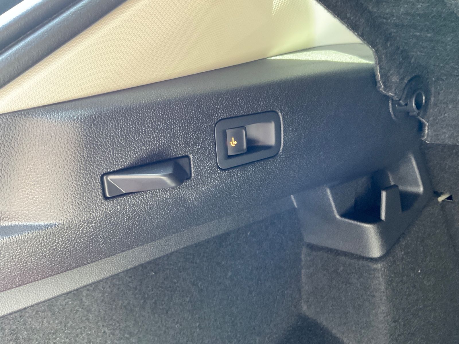 Fahrzeugabbildung Volkswagen T-Roc 1.5 eTSI DSG Kamera,AHK,5J Garantie,ACC