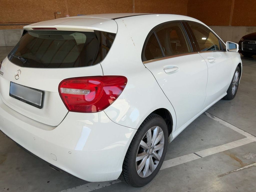 Urban Bi-Xenon NAVI KAMERA PDC SHZ EU6