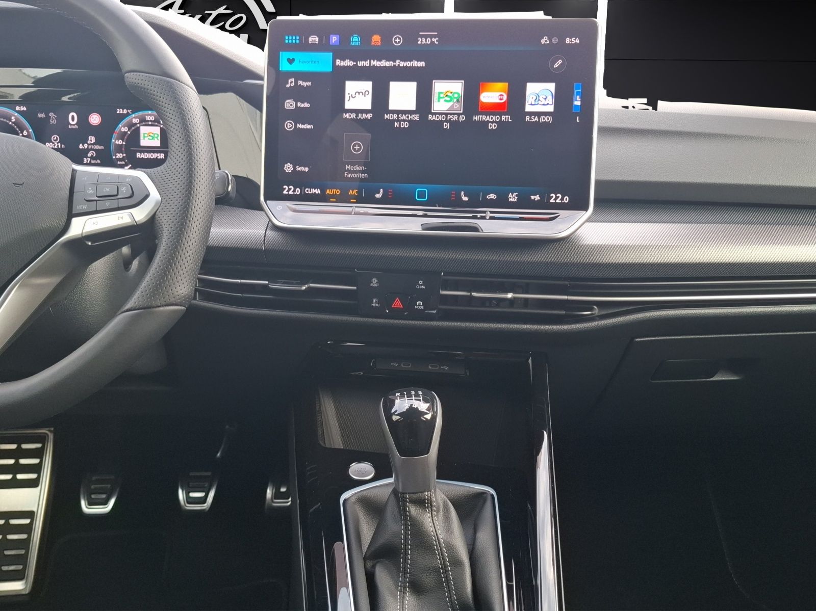 Fahrzeugabbildung Volkswagen Golf VIII Variant TSI R-Line LED Navi AID HUD AC