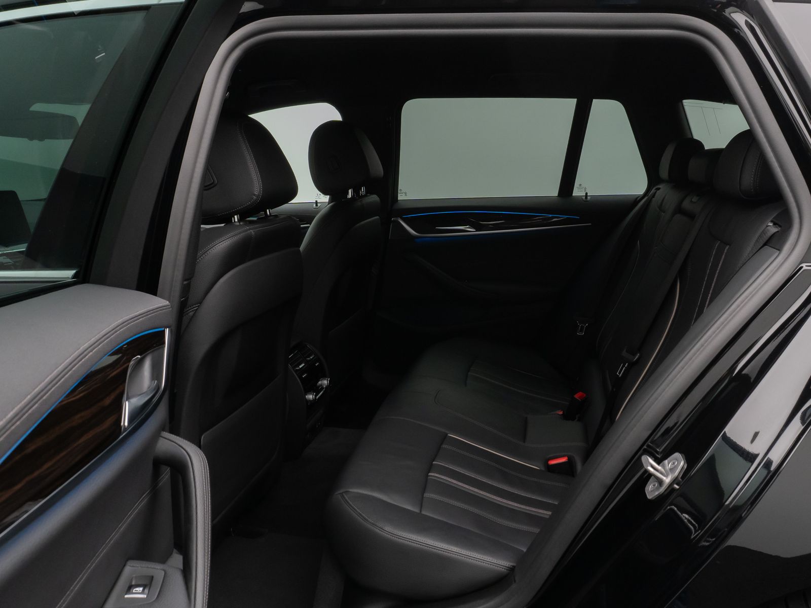 Fahrzeugabbildung BMW 530e Luxury Line Kamera DAB WLAN ACC Alarm LED