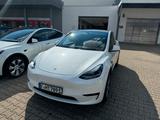 Tesla Model Y Long Range RWD inkl. AHK und Winterräder - Tesla Model Y in Frankfurt (Main)