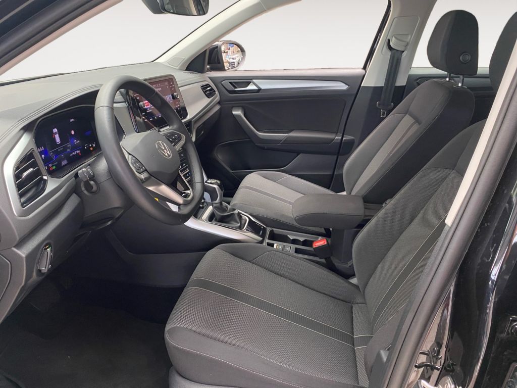 Fahrzeugabbildung Volkswagen T-Roc 1.5 TSI DSG Life Standheizung AHZV