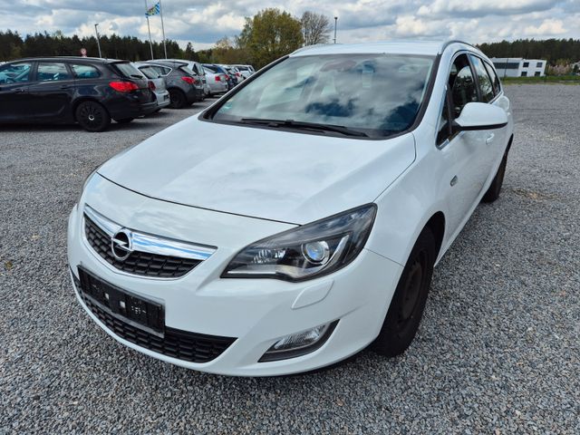 Opel Astra Sports Tourer 1.4 T  103kW Xenon Navi ALU