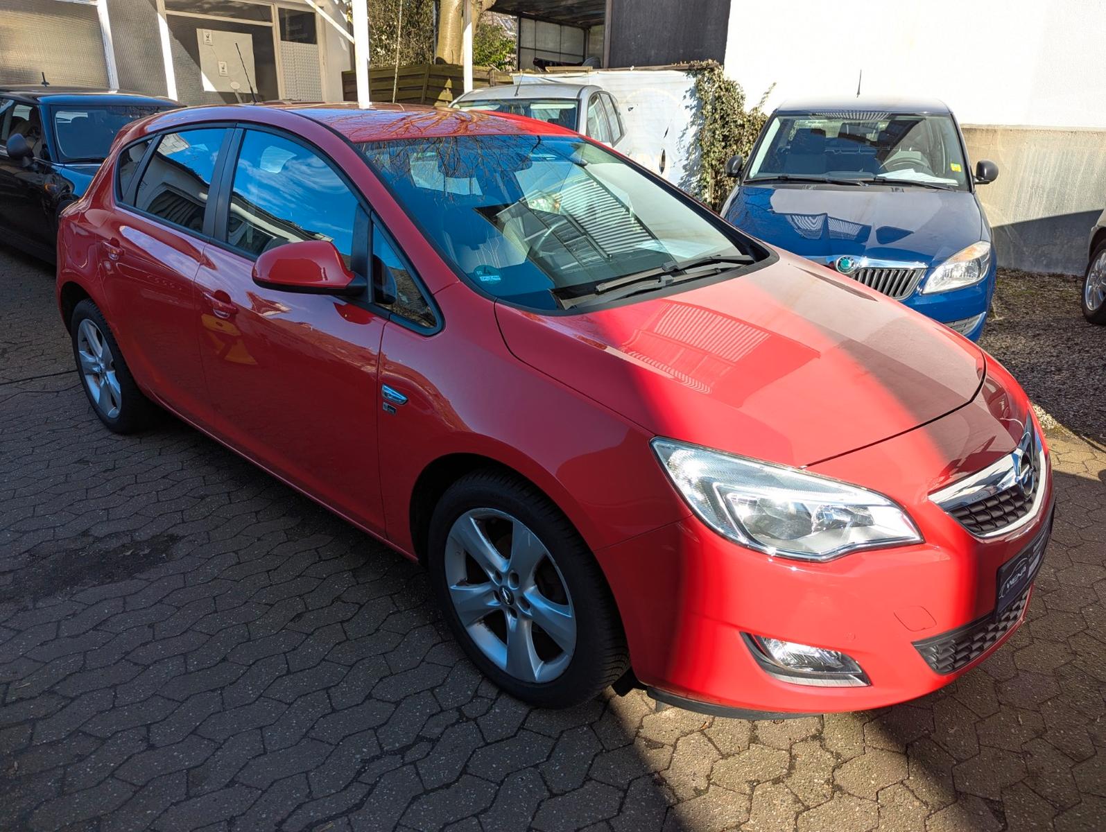 Opel Astra J Edition 150 Jahre Klima SHG ALU gepflegt