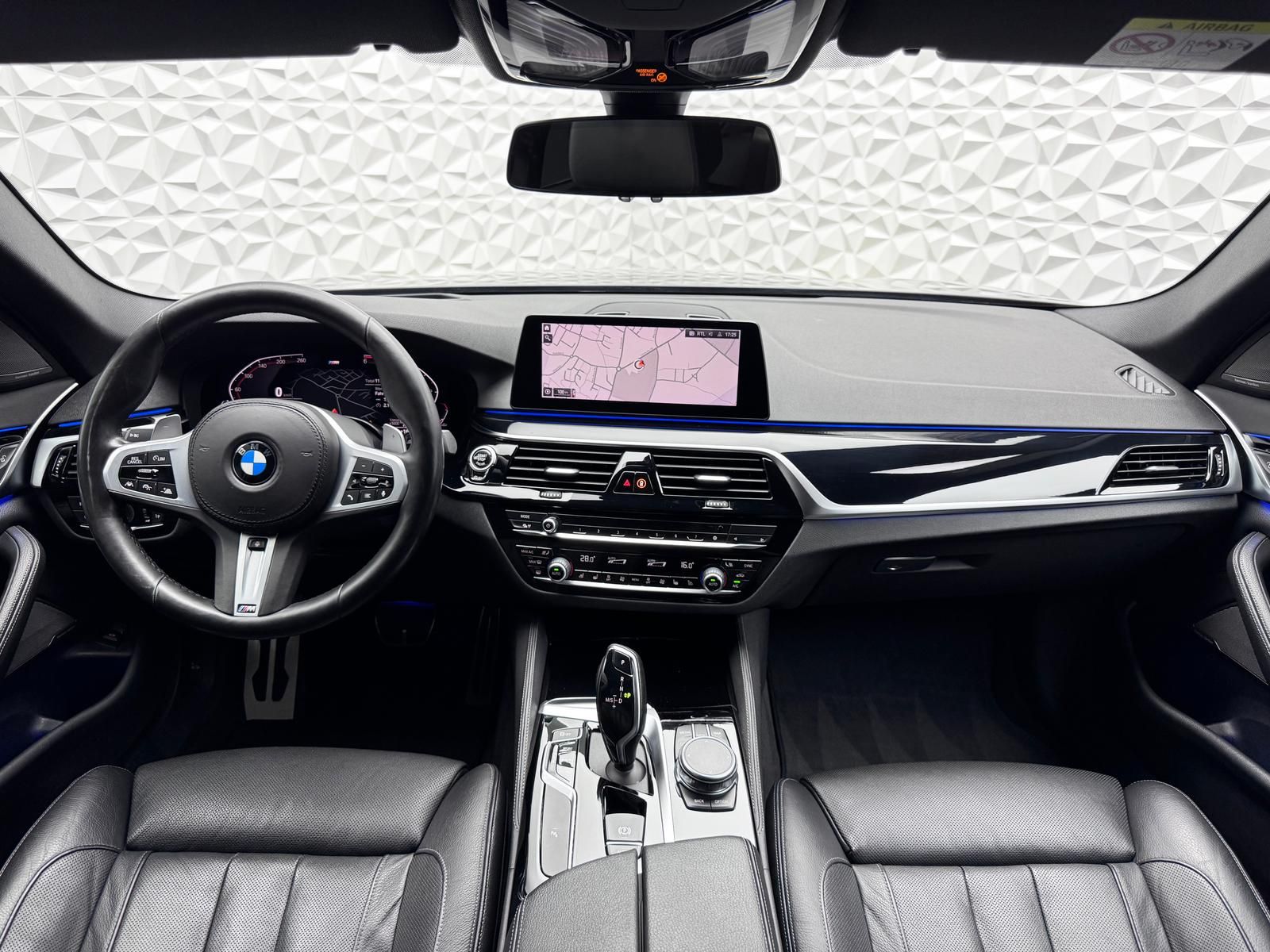 Fahrzeugabbildung BMW 530d M-PAKET*ACC*H&K*KEYLESS*HUD*R-CAM*DAB*LIVE