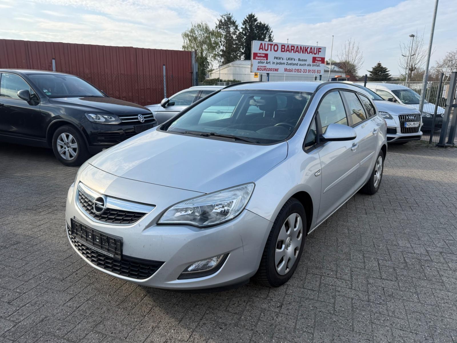 Opel Astra J Sports Tourer Design Edition