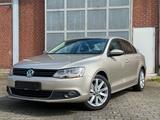Volkswagen Jetta VI Highline, Scheckheft, 8Fach - Volkswagen Jetta: Limousine