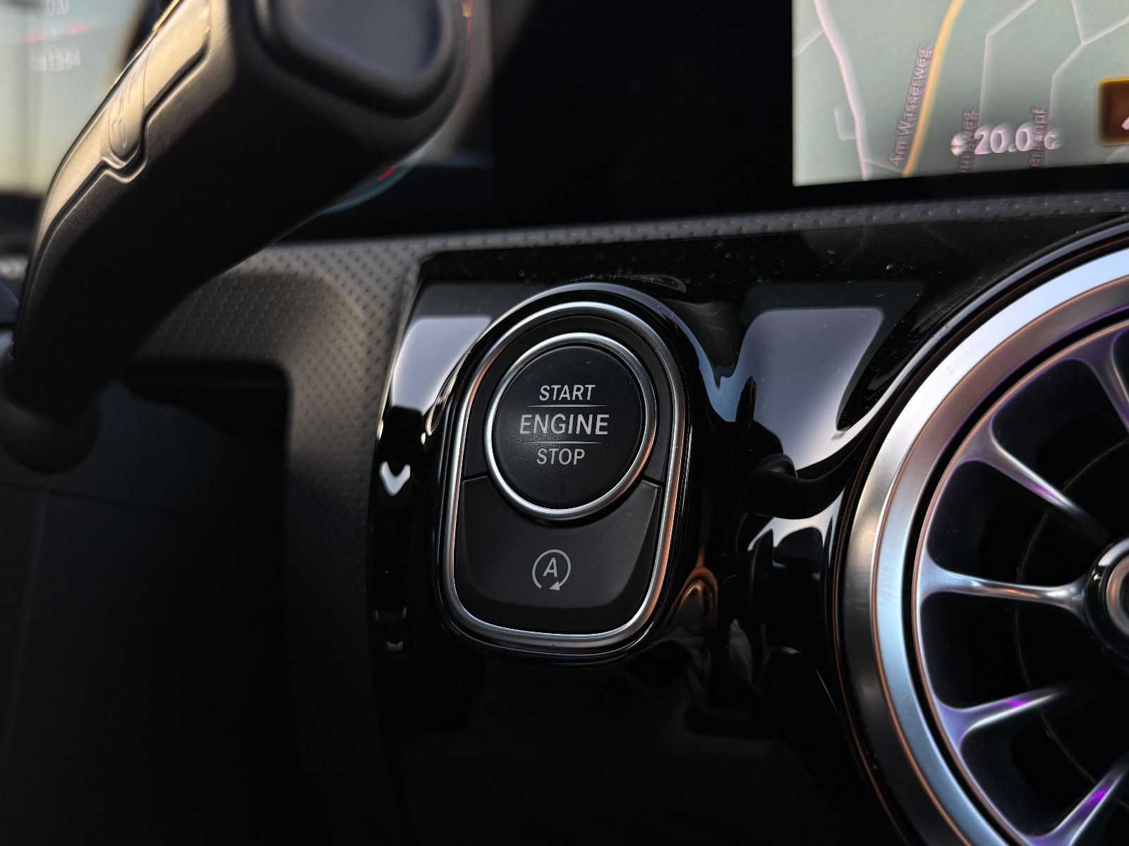 Fahrzeugabbildung Mercedes-Benz CLA 250 SB AMG-Line ACC Leder LED Memory Kamera