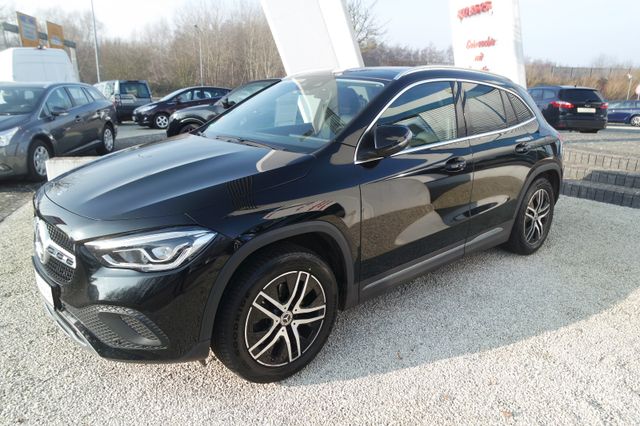 Mercedes-Benz GLA 200 GLA -Klasse GLA 200