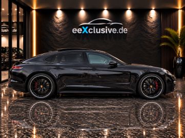 Porsche Panamera - 4