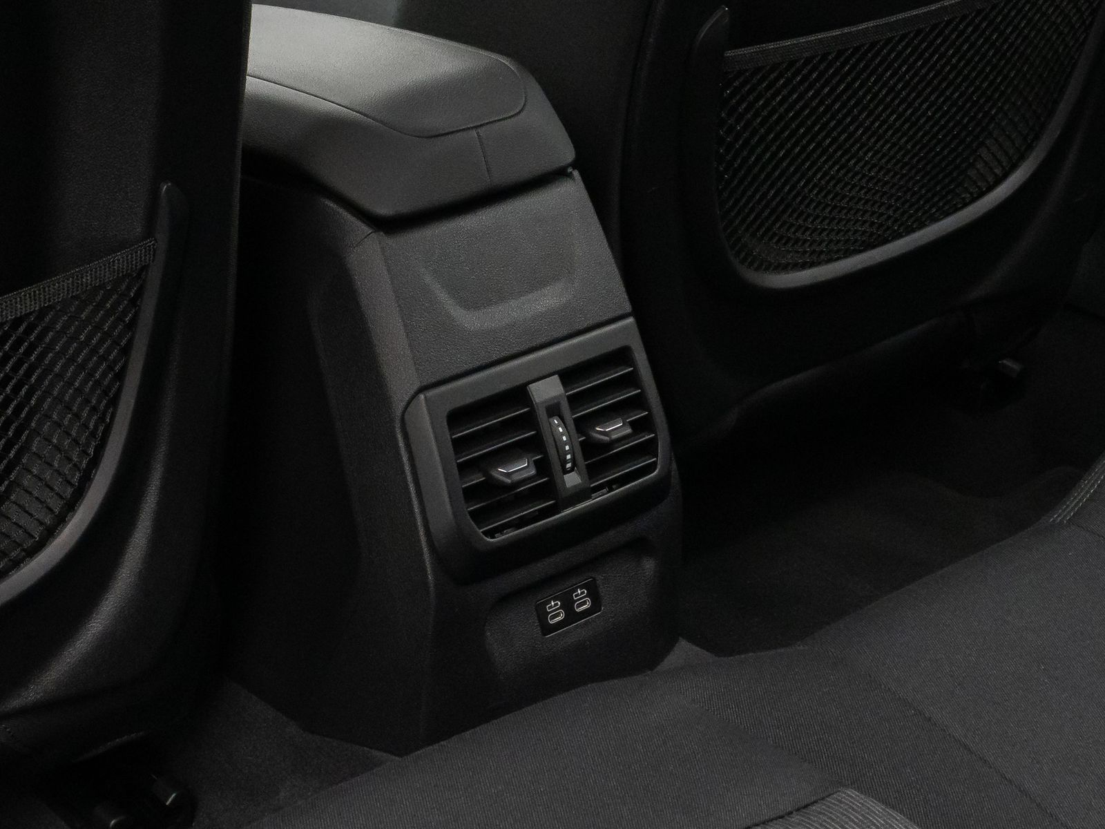 Fahrzeugabbildung BMW 118i PDC CockPitPro Alarm Geschwindigkeitsreg